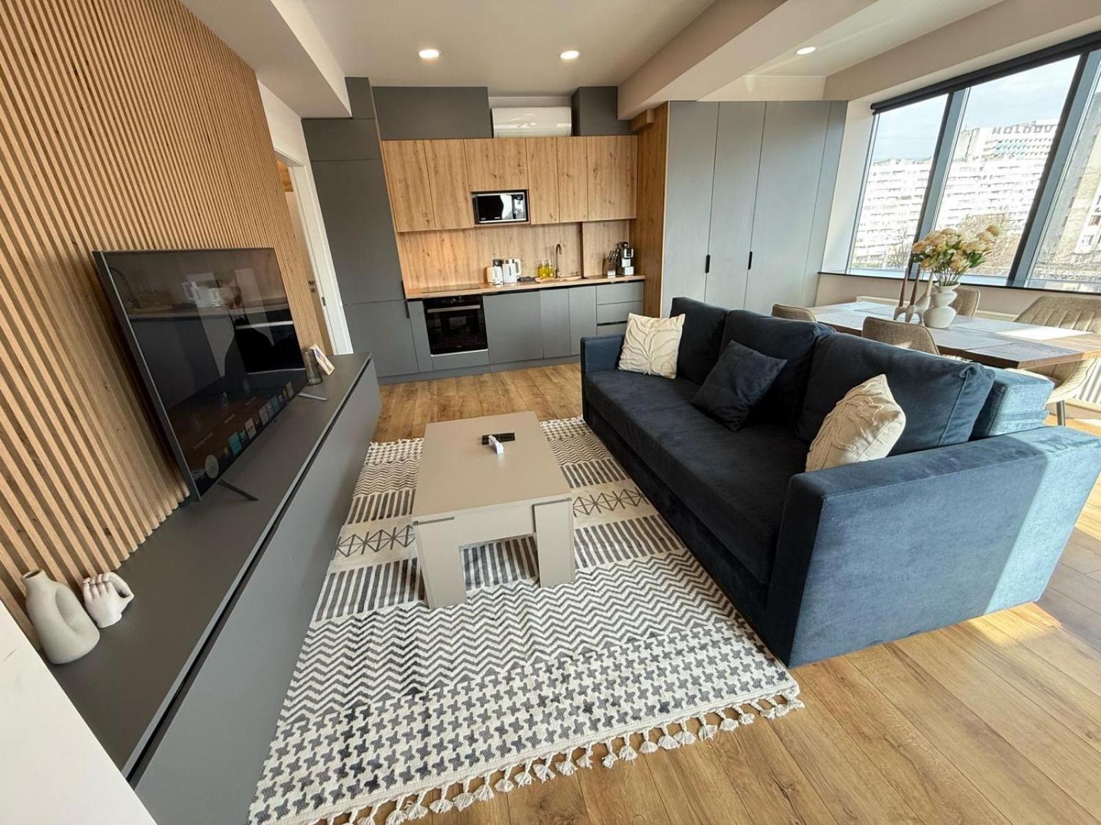Rentnow Large And Cozy Apartment In The Center, Parking Chişinău Eksteriør billede