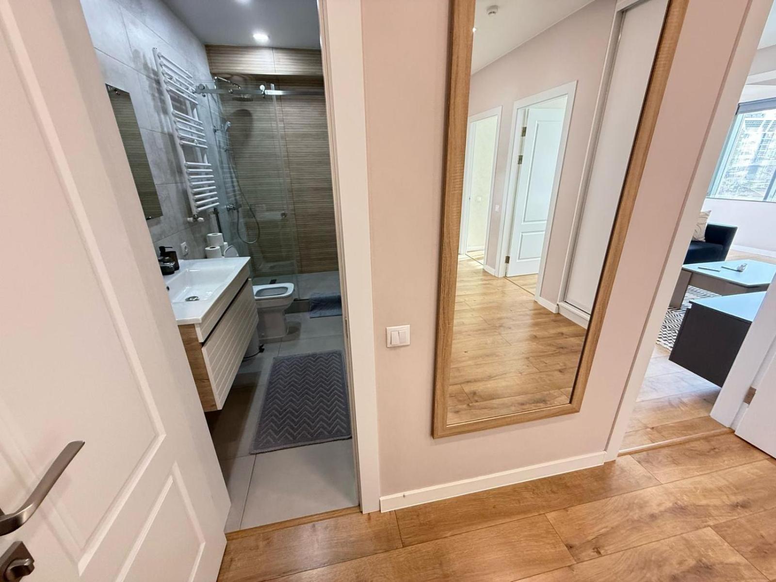 Rentnow Large And Cozy Apartment In The Center, Parking Chişinău Eksteriør billede