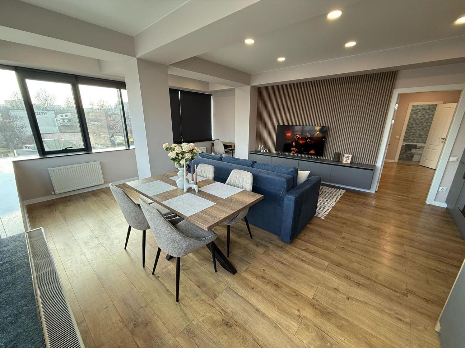 Rentnow Large And Cozy Apartment In The Center, Parking Chişinău Eksteriør billede